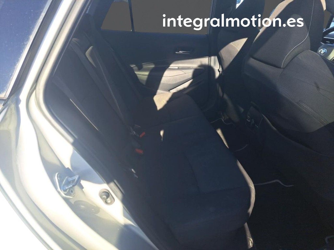 Toyota Corolla 2.0 180H FEEL! E-CVT TOURING SPORT - foto 7