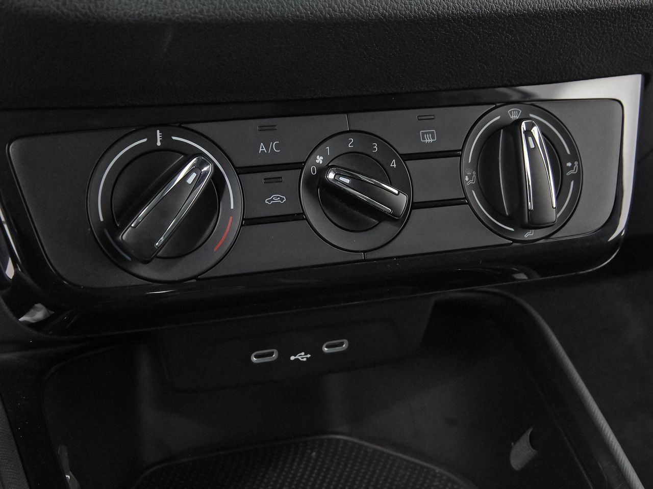 Skoda Fabia 1.0 TSI 70KW (95CV) Essence - foto 24