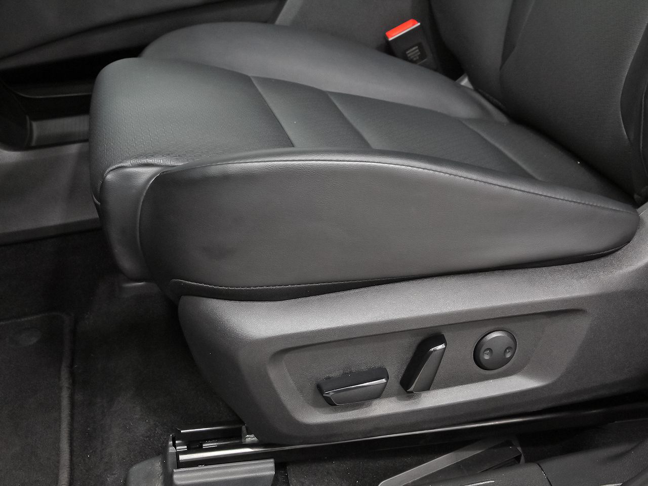 Nissan X-Trail 5pl 1.5 e-POWER 152kW 4x2 A/T Tekna - foto 14