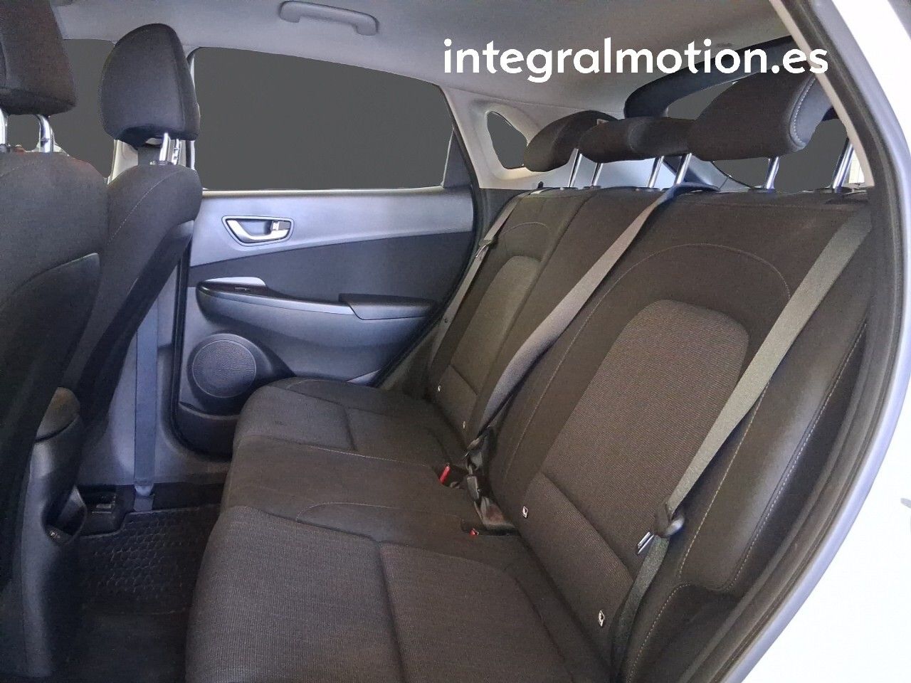 Hyundai Kona 1.6 GDI HEV Maxx DCT - foto 9