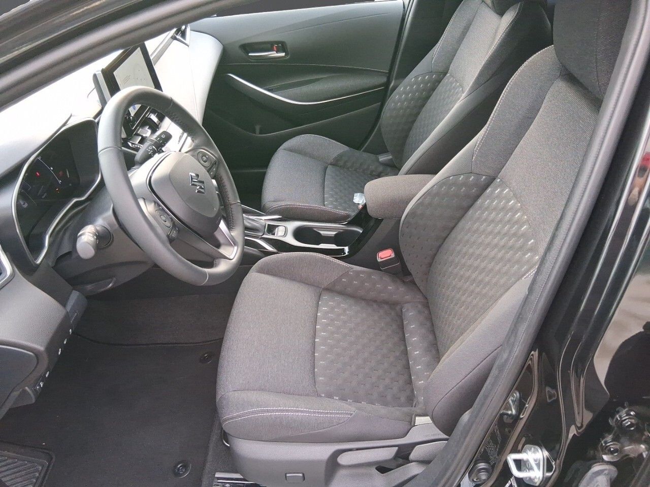 Suzuki Swace 1.8 GLE Hybrid - foto 6