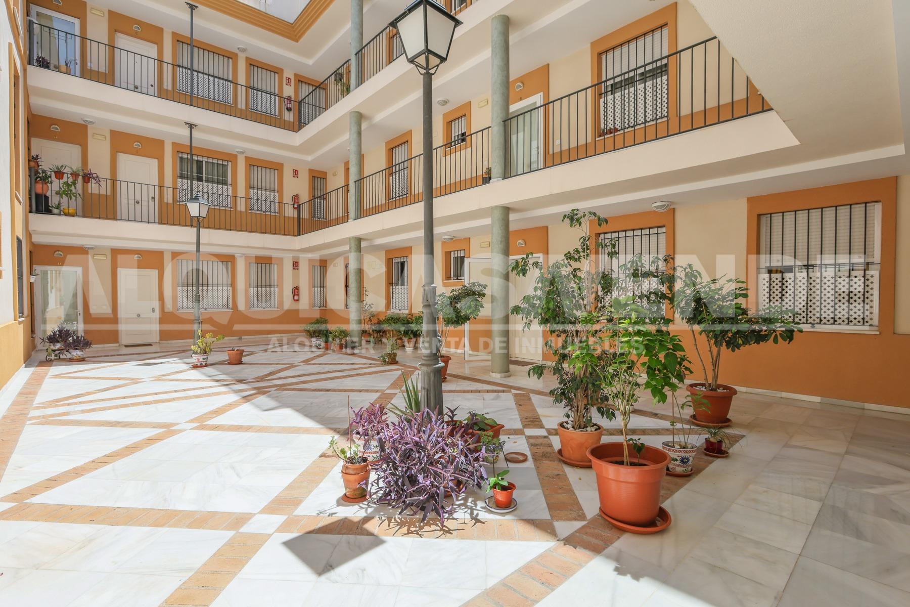 Centro San Gil, junto a la Alameda de Hércules. Estupenda y  - foto 25