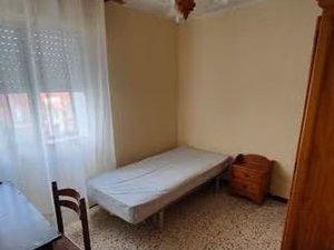 Macarena, cerca de la Basílica y del Puente de la Barqueta.  - foto 7