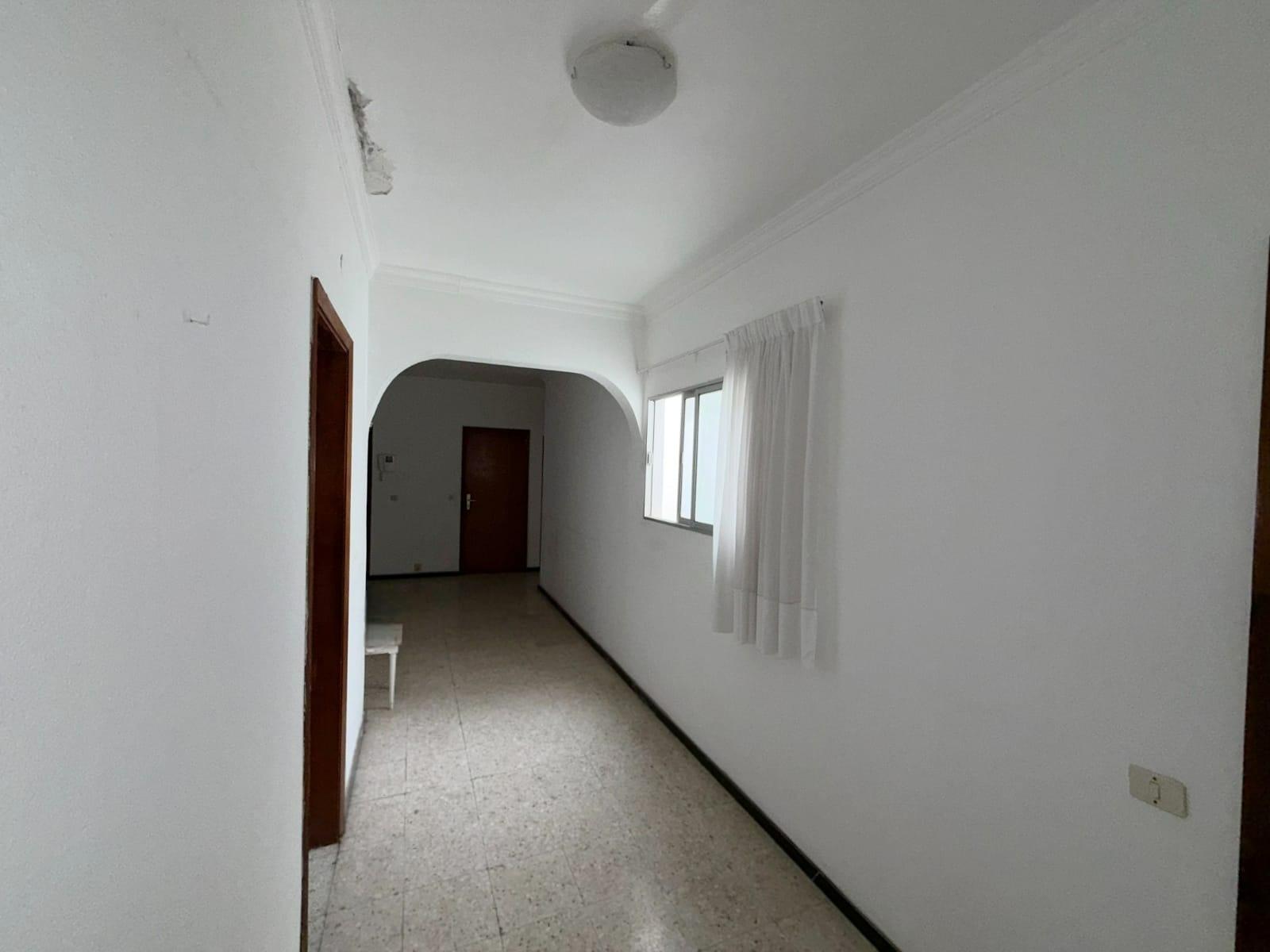 Amplio piso en zona céntrica de Las Palmas – Ideal inversión