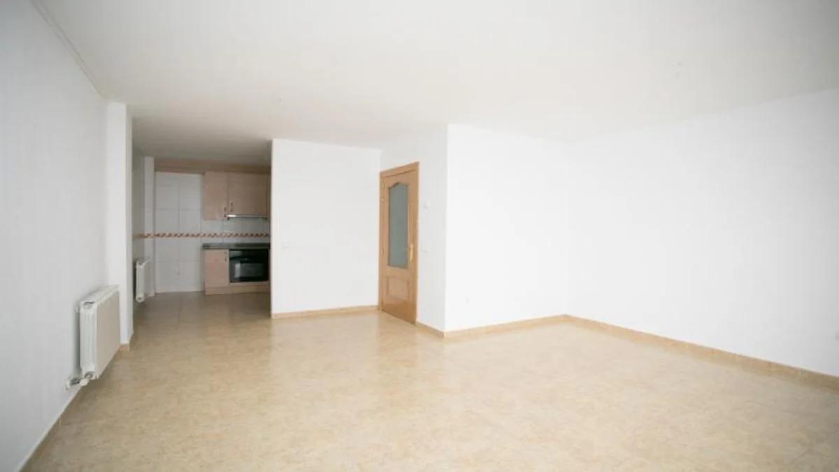 SE VENDE PISO ALQUILADO EN ALCARRAS - foto 2