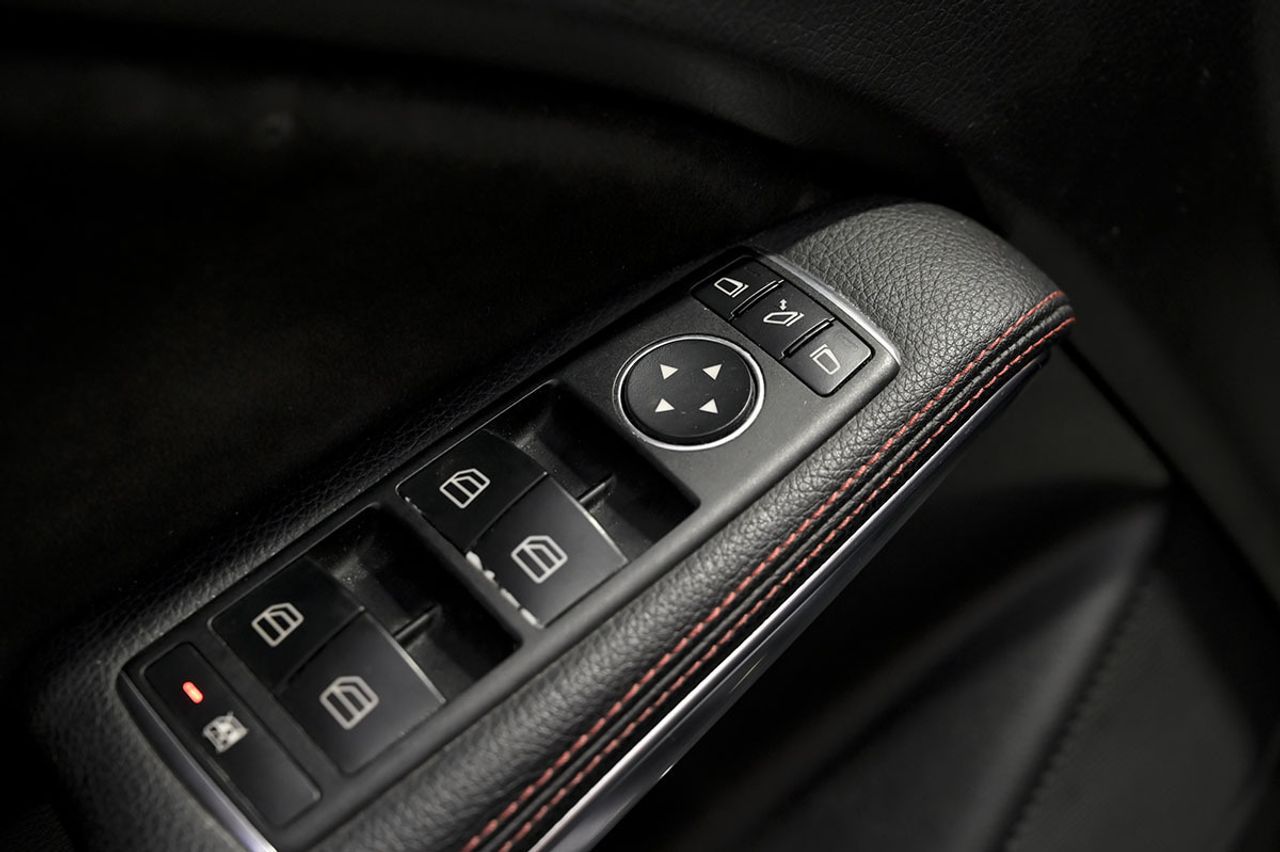 Mercedes GLA MERCEDES-BENZ  GLA 220 d - foto 22