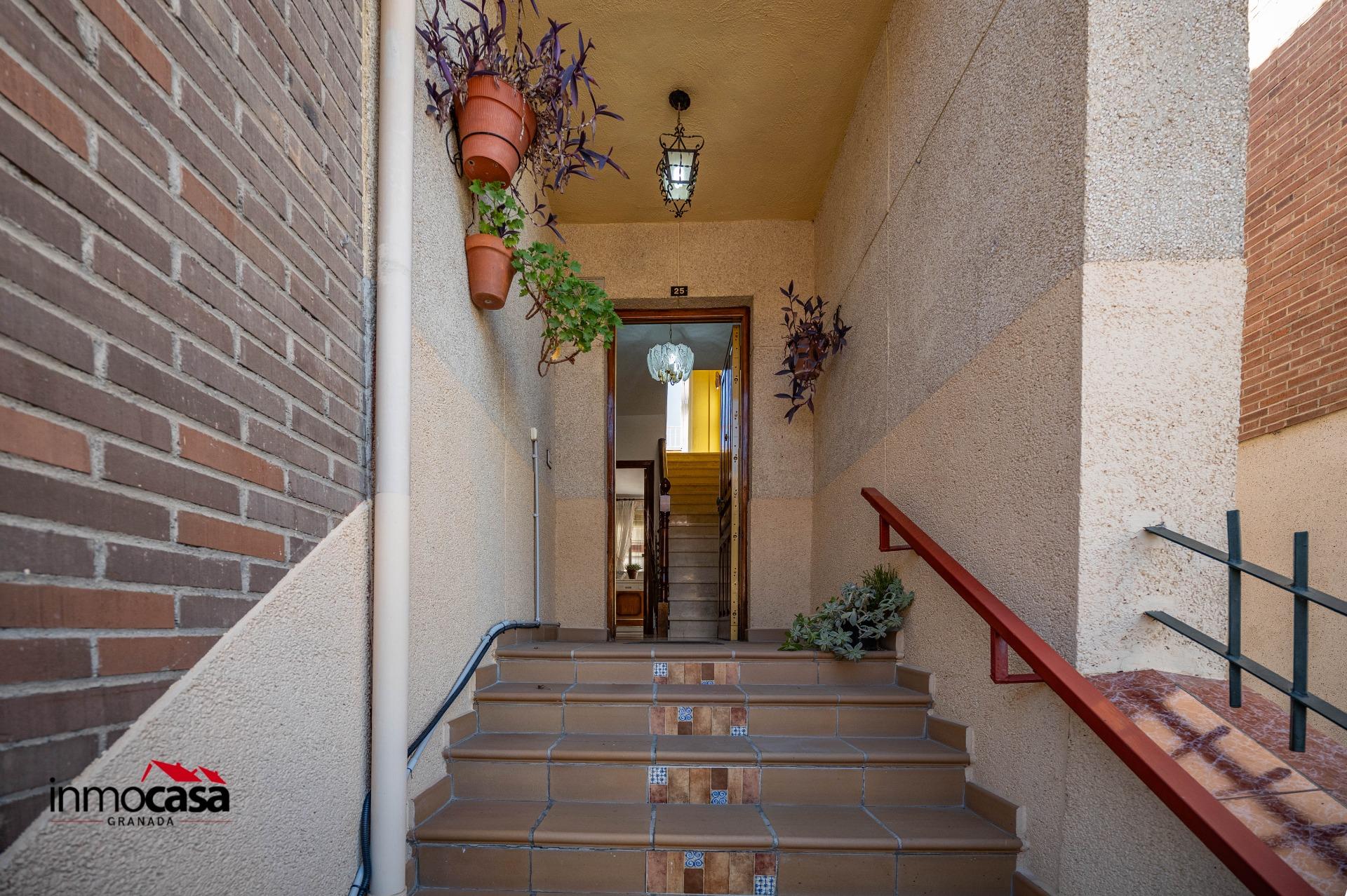 PONEMOS A LA VENTA ADOSADA EN PLENO CENTRO DE ARMILLA - foto 6