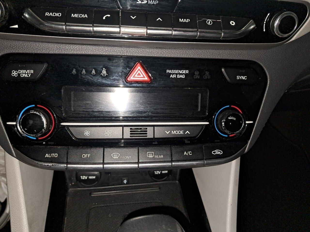 Hyundai IONIQ 1.6 GDI HEV Style DCT - foto 17