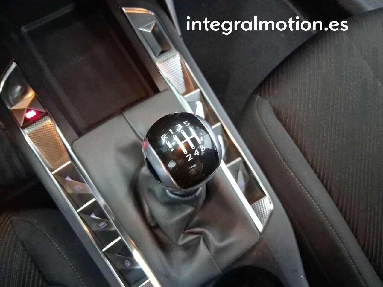 DS DS 3 BlueHDi 81 kW Manual CHIC - foto 18