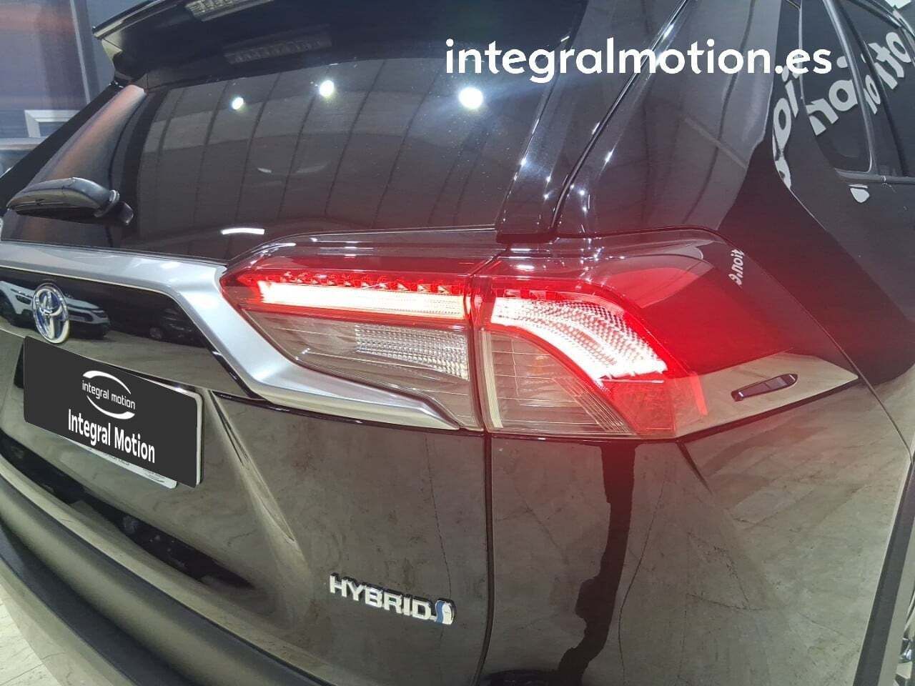 Toyota Rav4 2.5l 220H Advance - foto 28