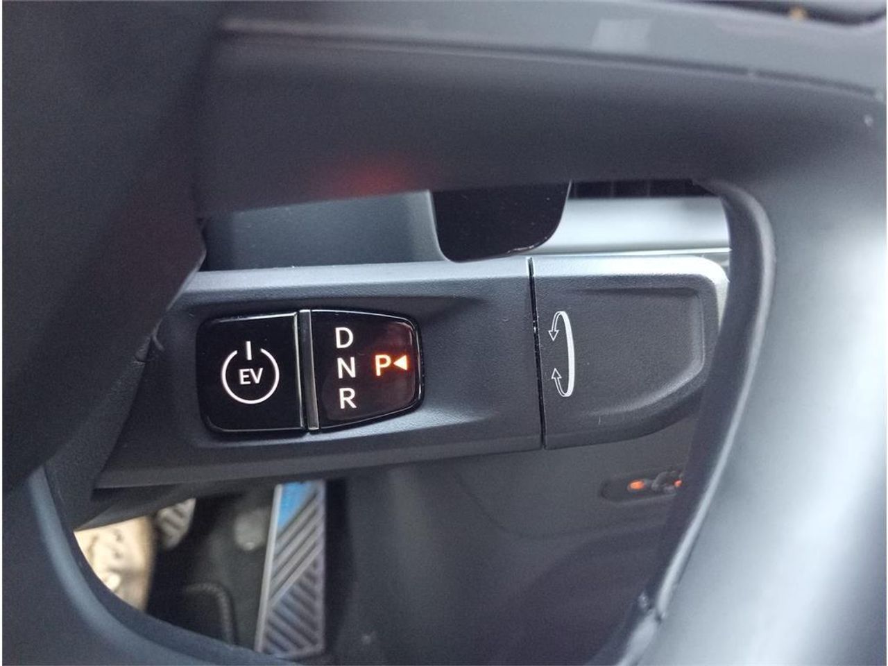 Kia EV9 GT-Line 99,8kWh 283kW AWD 7pl - foto 22