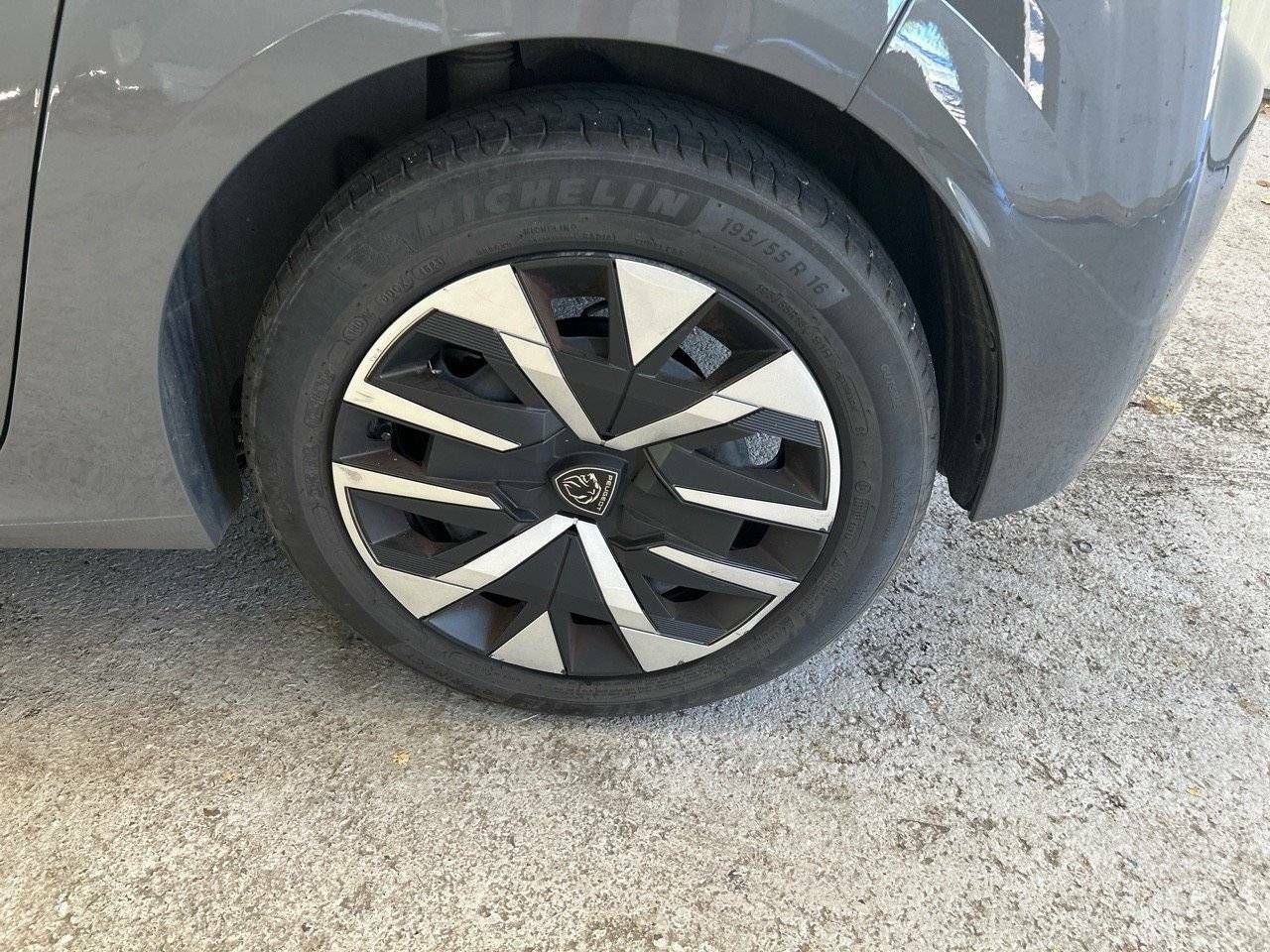 Peugeot 208 Puretech 100 Active - foto 11