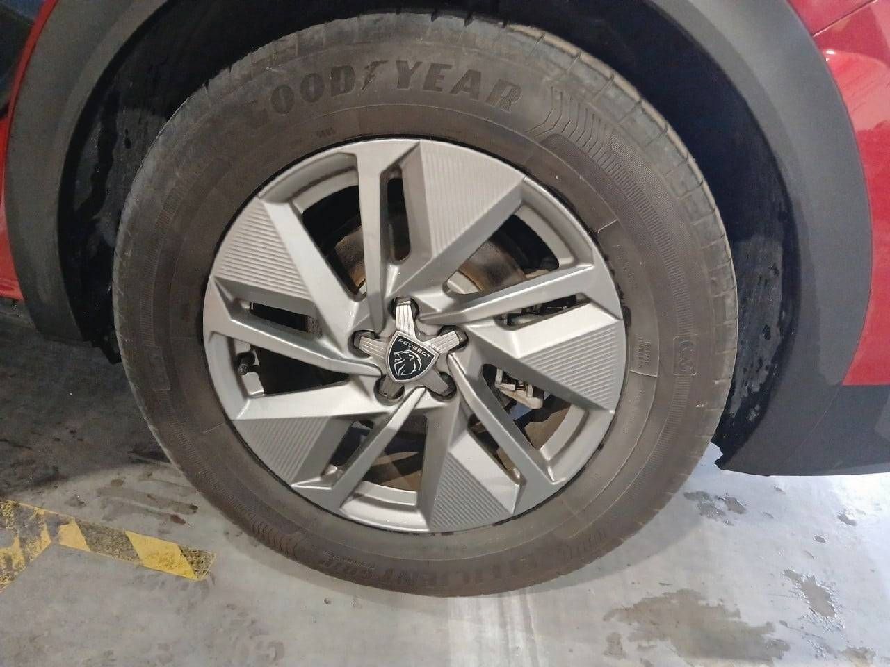 Peugeot 408 408  PHEV 180 e-EAT8 Allure - foto 11