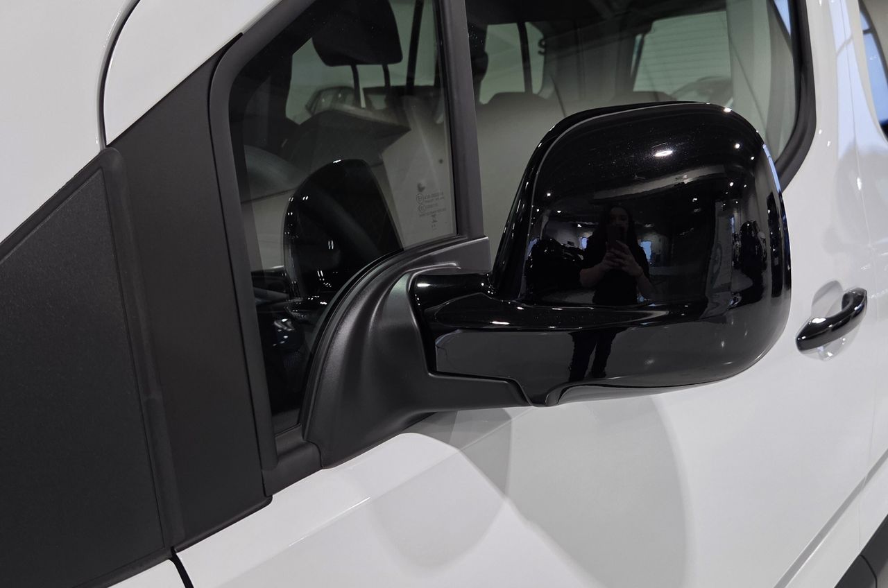 Opel Combo Cargo 1.5 TD SWB 100CV MT6 6.4 4P - foto 18