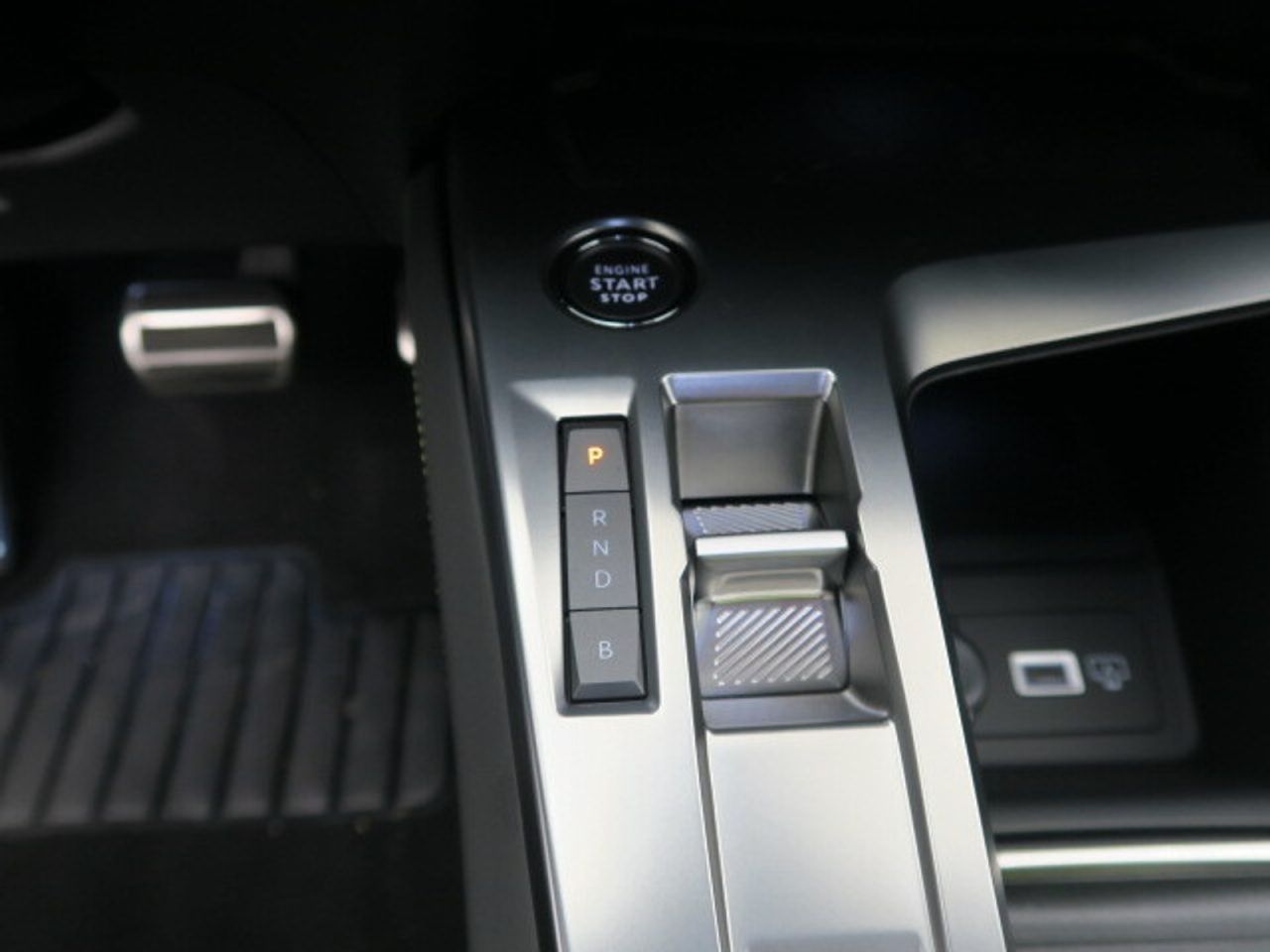 Peugeot 408 GT 1.6 HYBRID AUTO 224CV 5P - foto 11