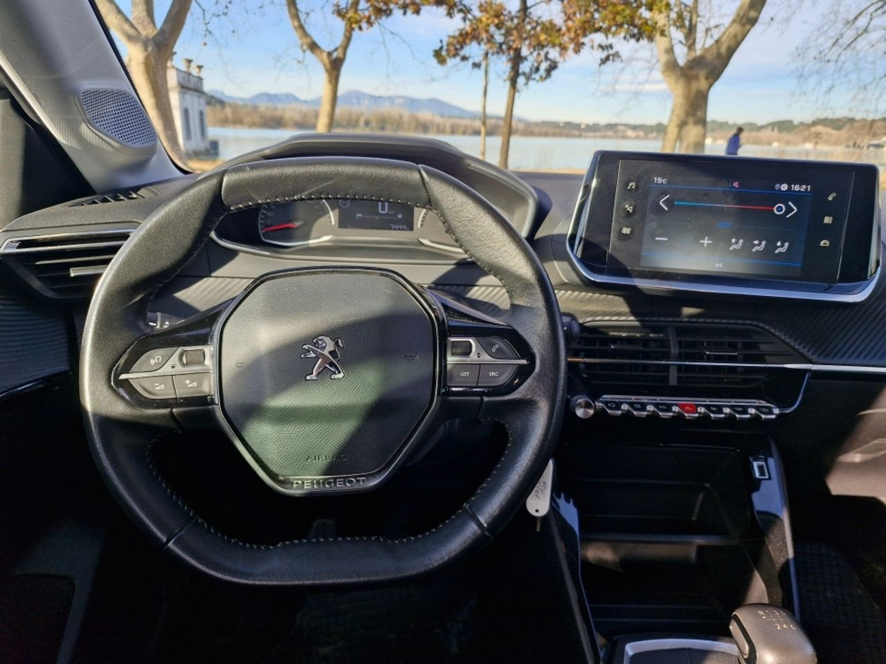 Peugeot 208 Active - foto 8