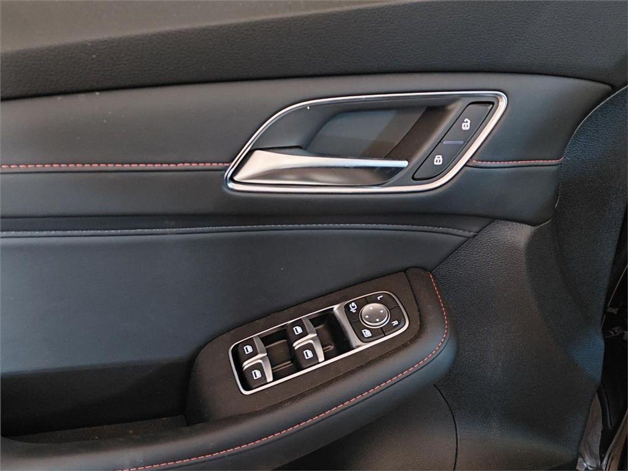 MG HS 1.5 Turbo GDI Comfort - foto 18