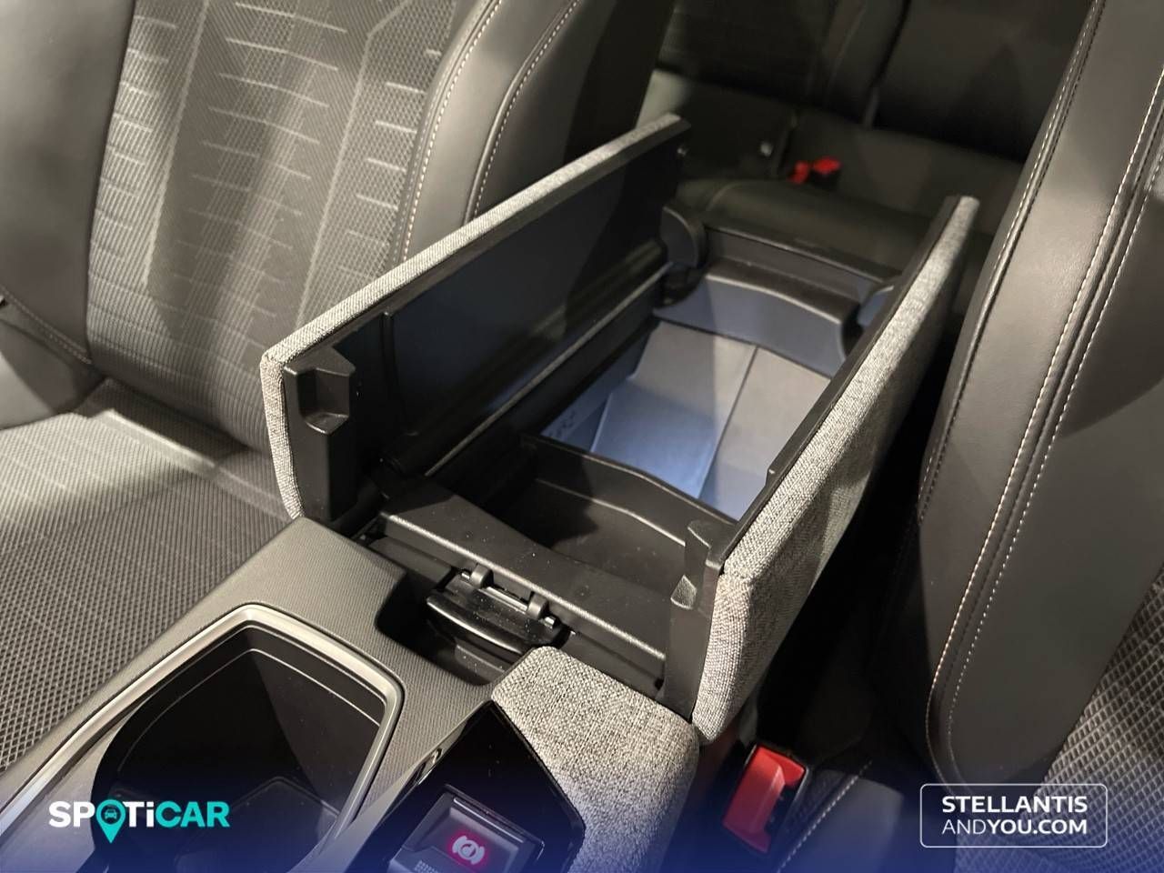 Peugeot 3008 1.2 100KW  eDCS6 Allure - foto 21