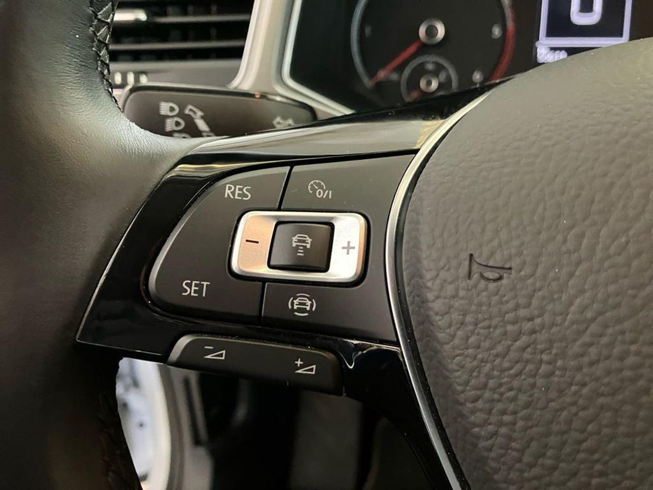 Volkswagen T-Roc Advance R-Line 2.0 TDI 110 kW (150 CV) - foto 19