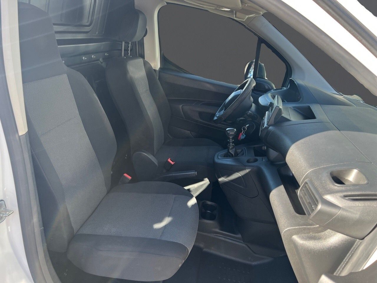 Peugeot Partner 1.5 HDI FURGON 100CV - foto 9