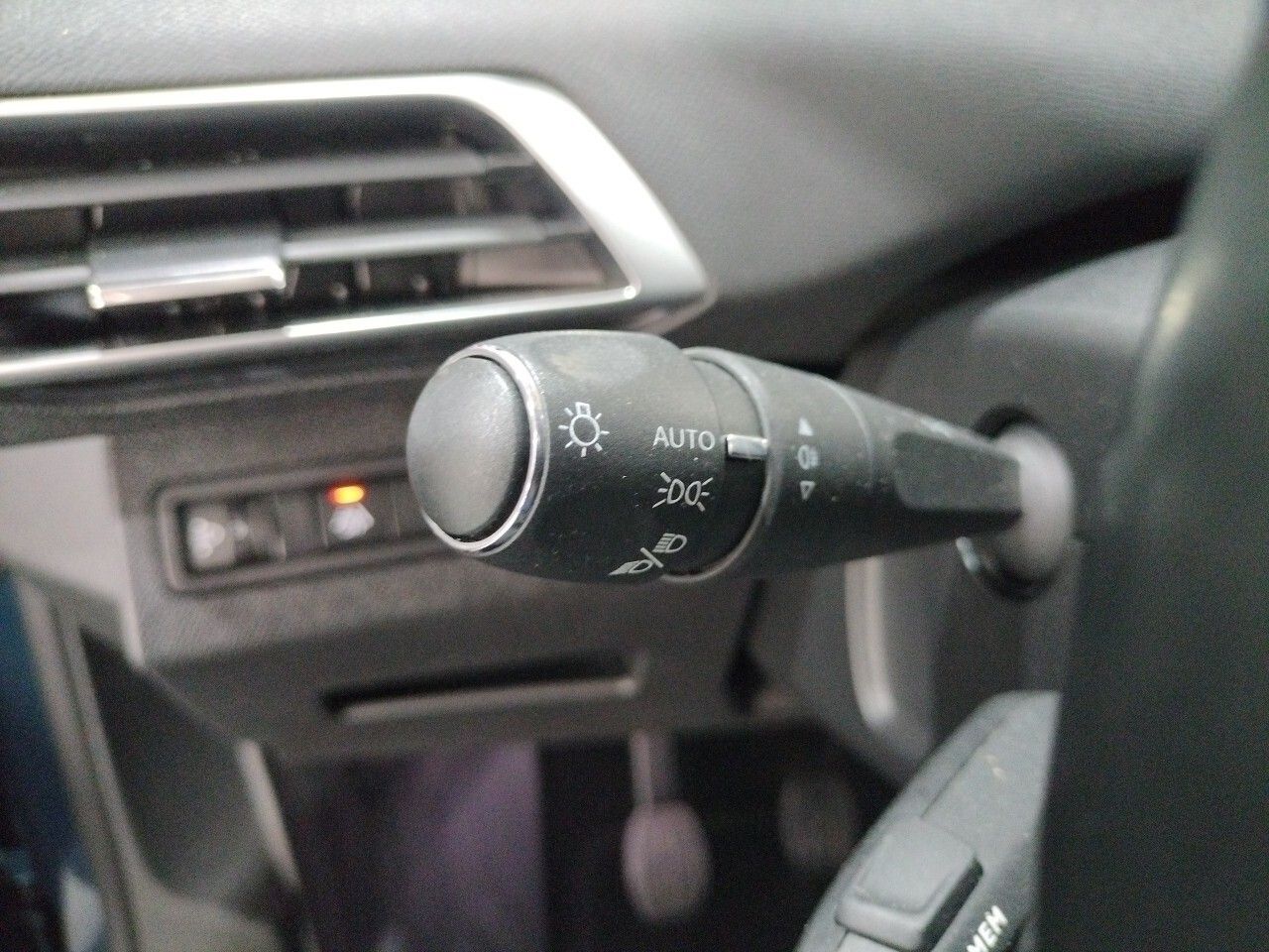 Peugeot 3008 1.5 BlueHDi 96kW (130CV) S&S Allure - foto 13