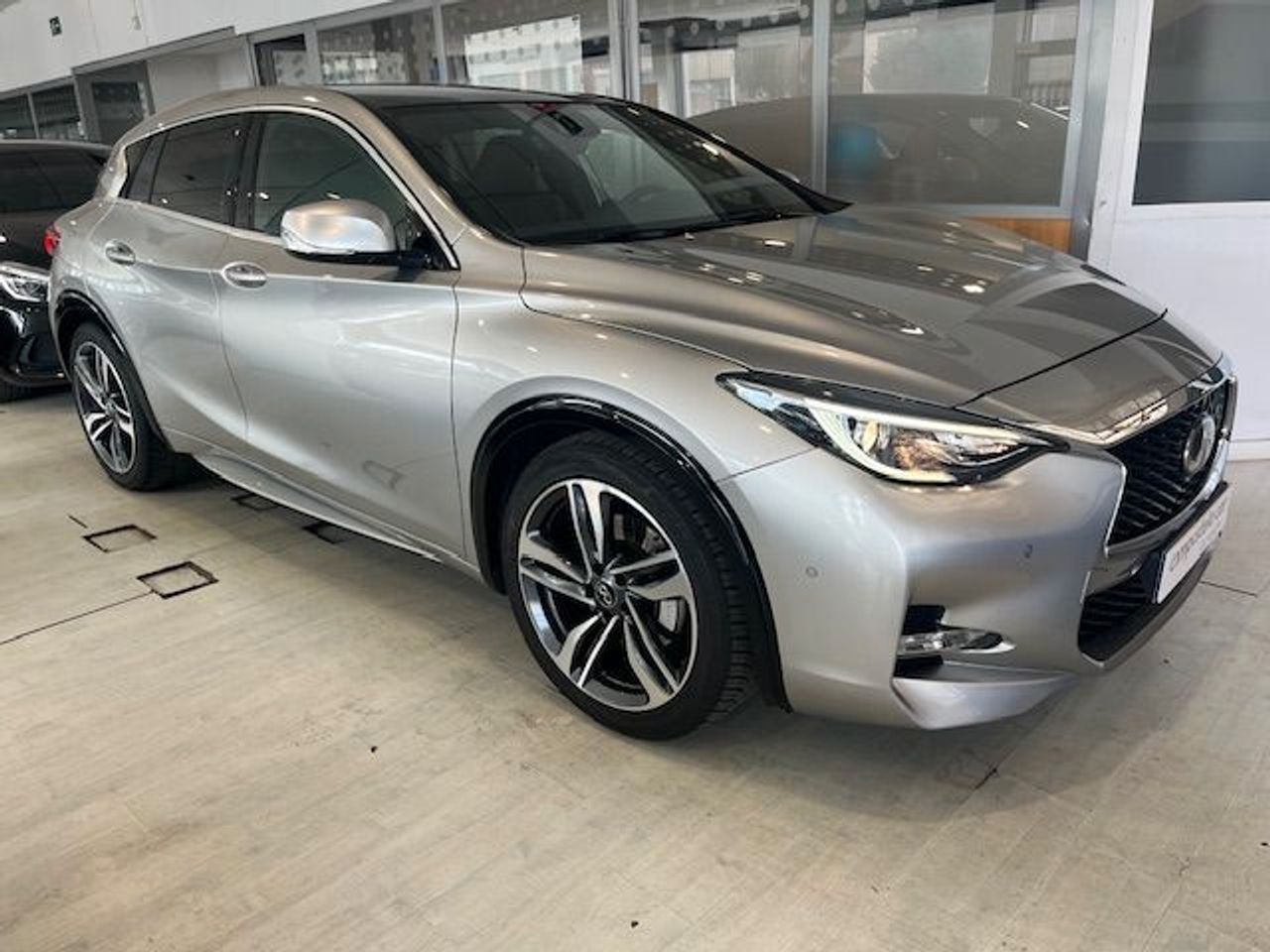 INFINITI Q30 2.0T SPORT 7DCT