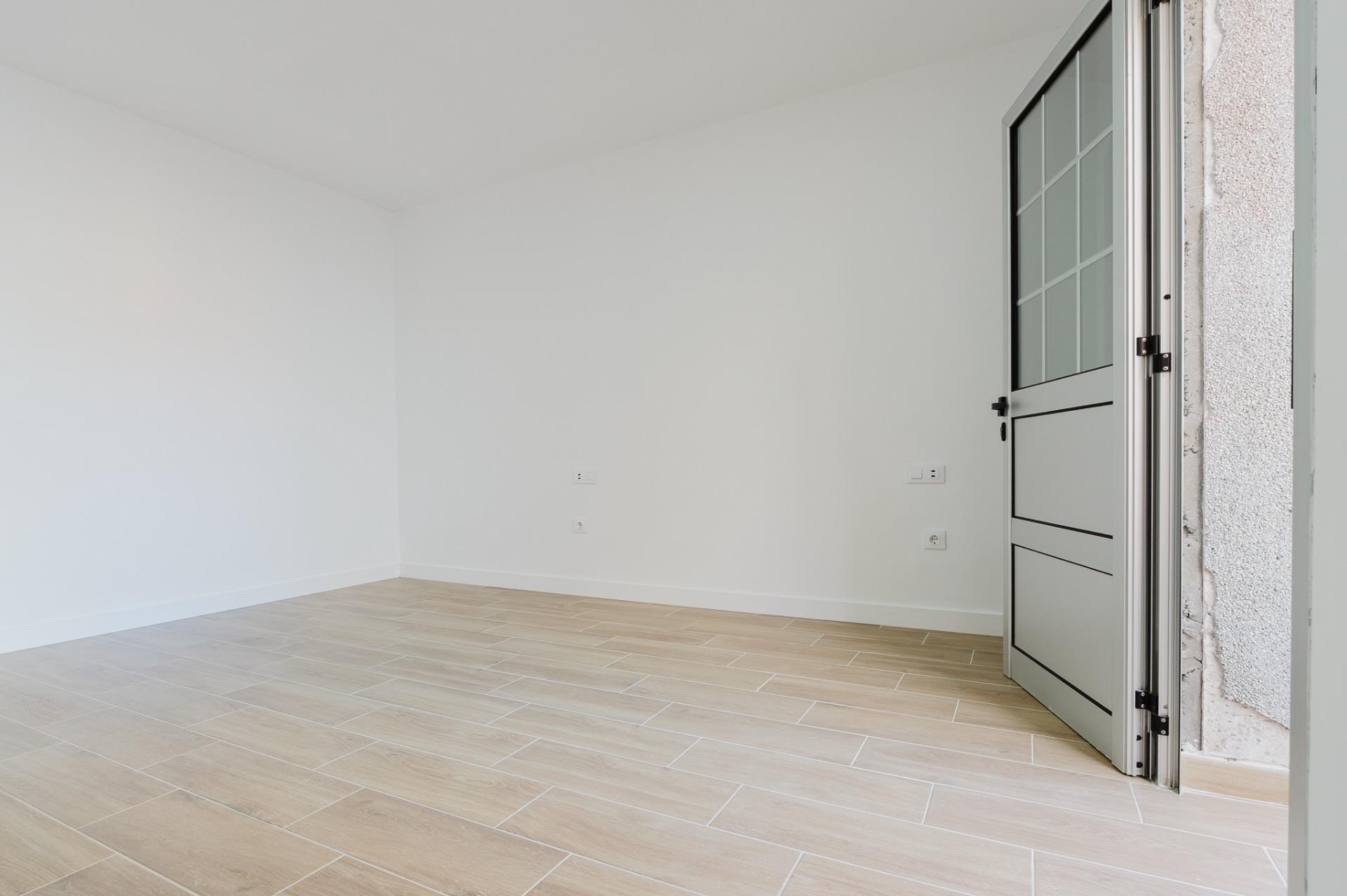 SE ALQUILA PISO RECIÉN REFORMADO EN SCHAMANN - foto 9