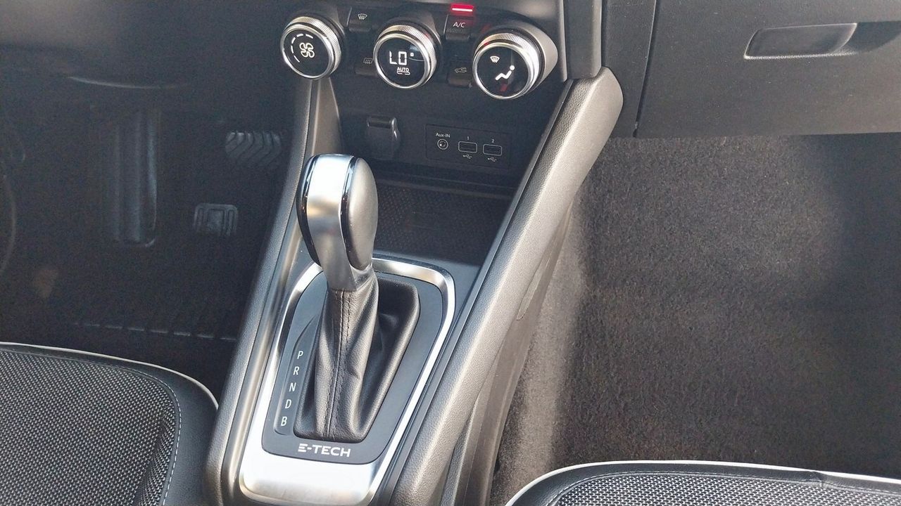 Renault Captur e-tech techno fast track 105kw - foto 10