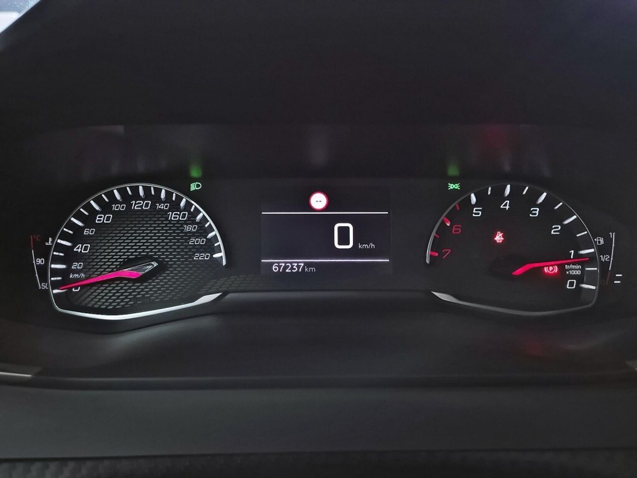 Peugeot 208 BlueHDi 73kW (100CV) Allure - foto 14