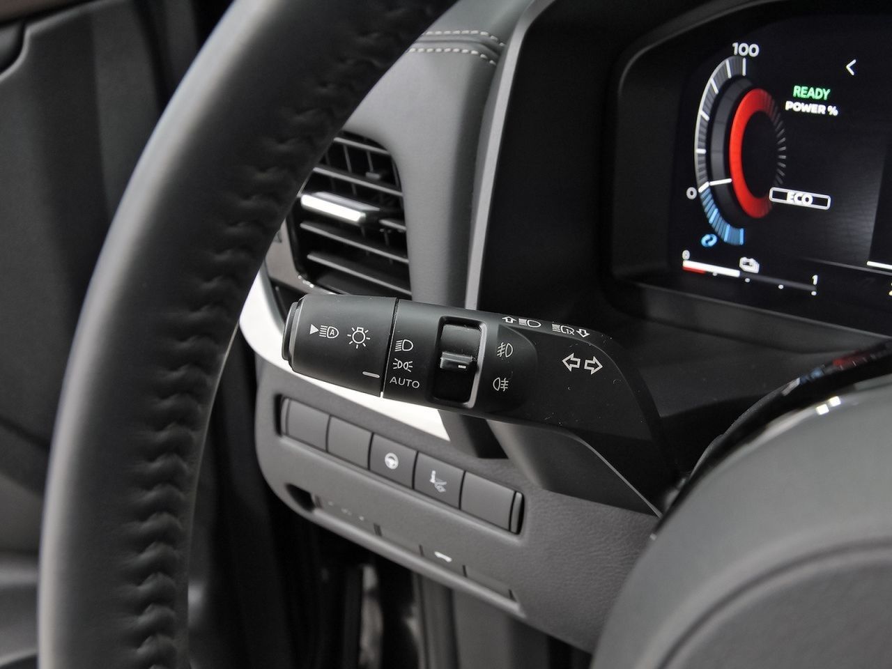 Nissan X-Trail 5pl 1.5 e-POWER 152kW 4x2 A/T Tekna - foto 17