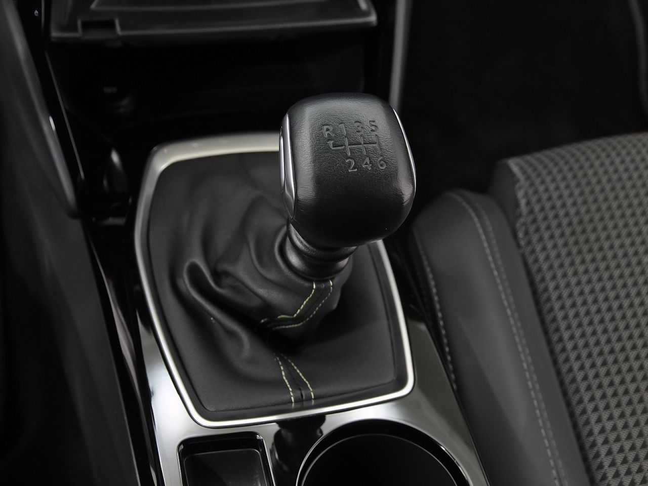 Peugeot 208 PureTech 73kW (100CV) GT - foto 31