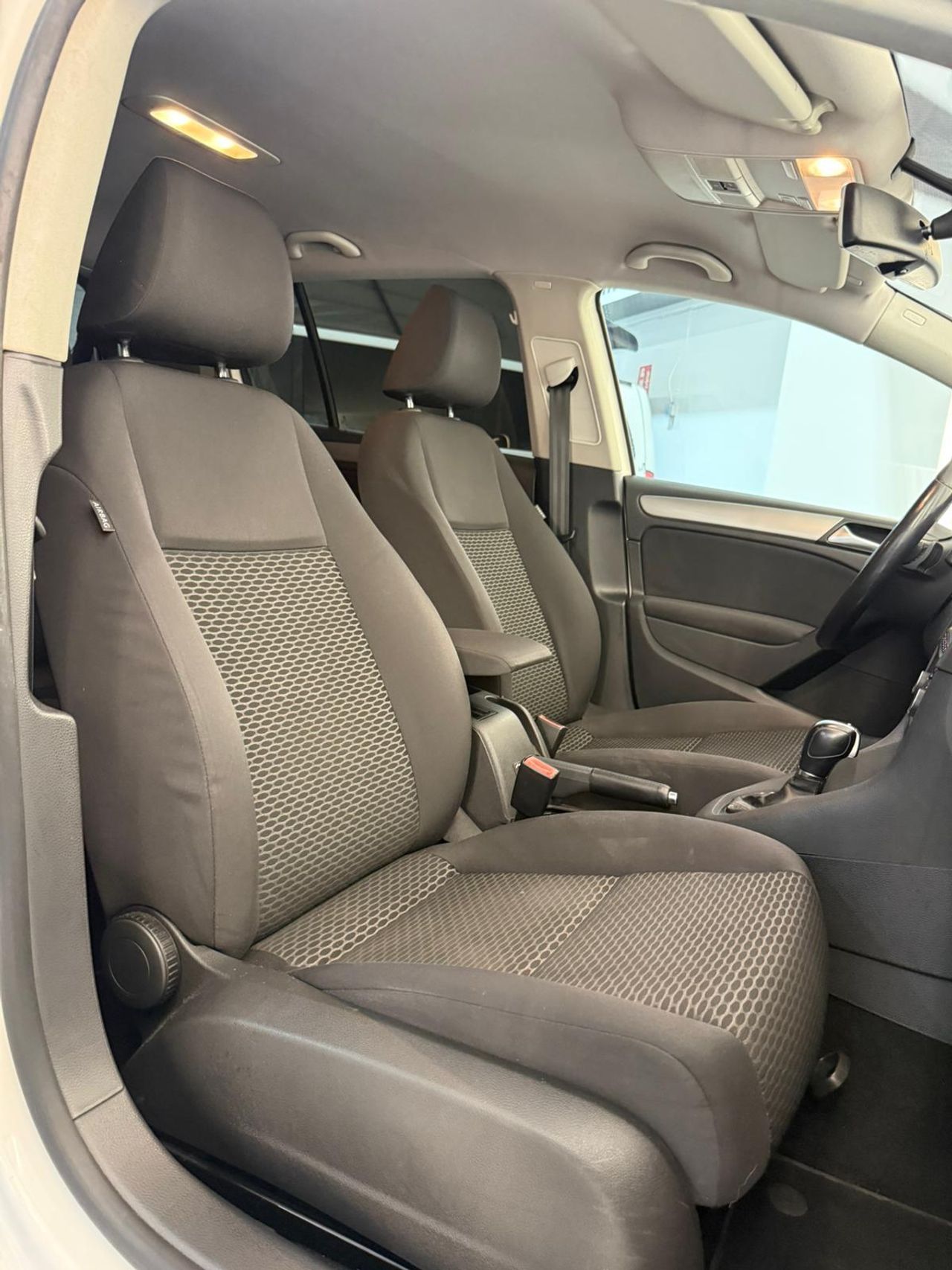 Volkswagen Golf Advance - foto 21