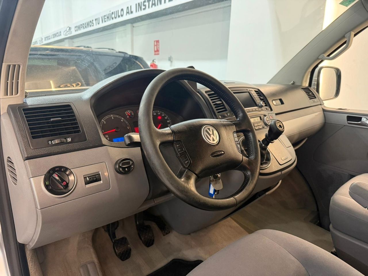 VOLKSWAGEN Multivan 2.5TDI HIGHLINE - foto 17