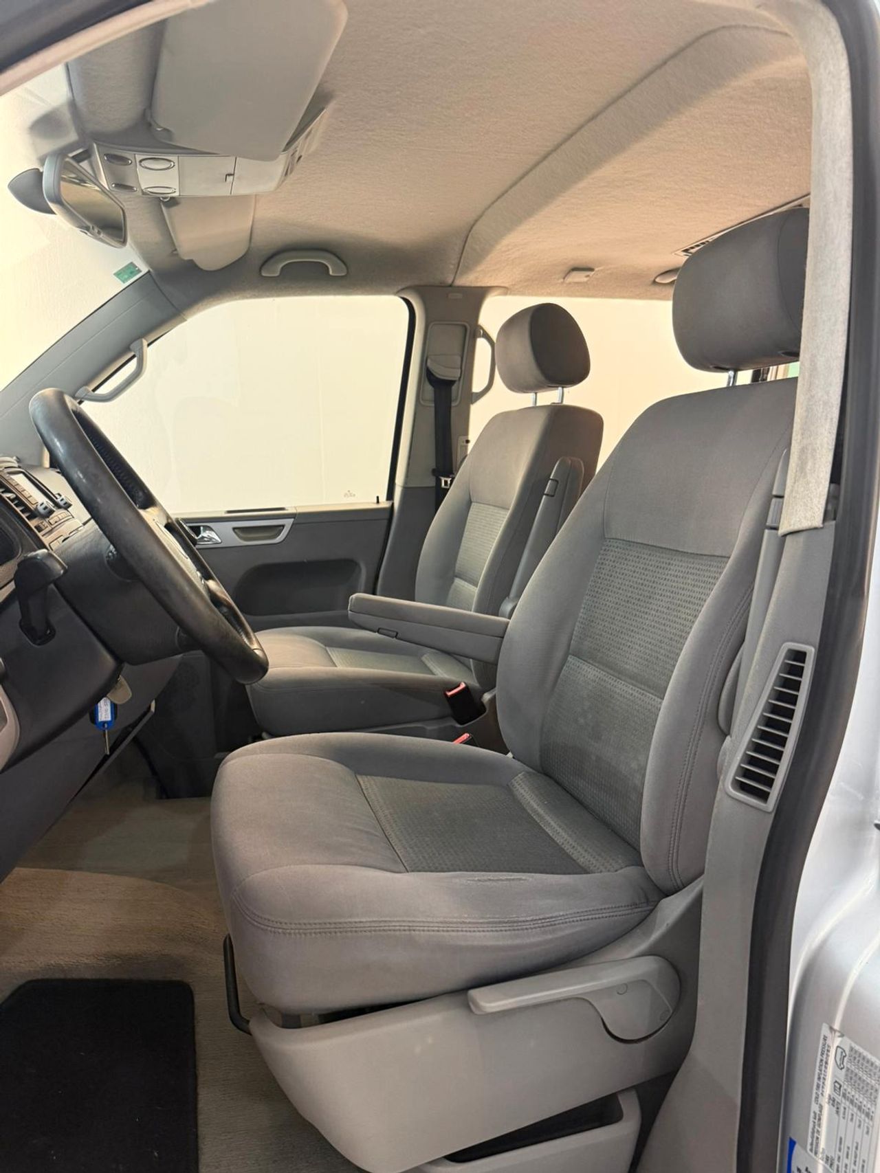 VOLKSWAGEN Multivan 2.5TDI HIGHLINE - foto 20