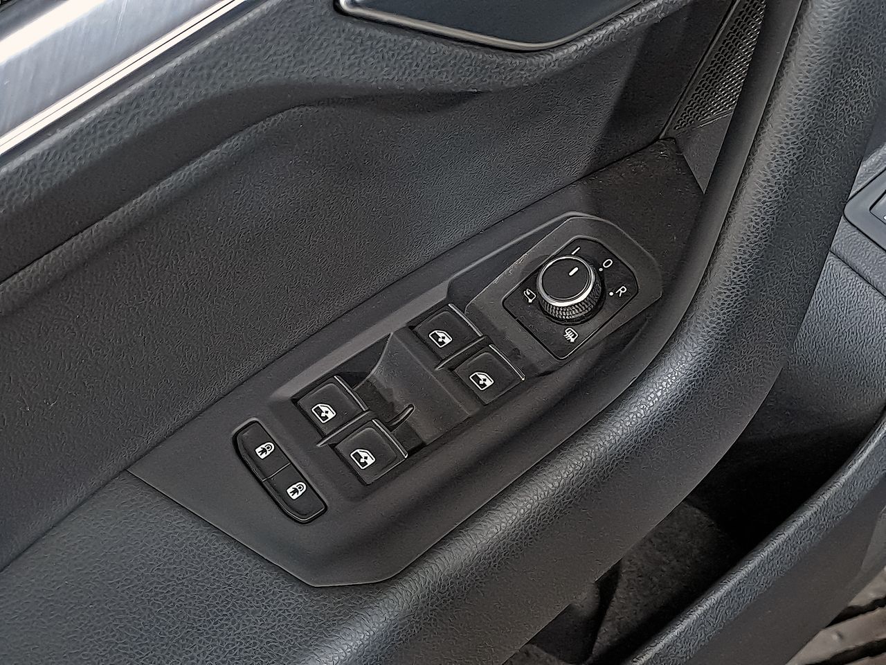 Volkswagen Touareg eHybrid Eleg 3.0 V6 TSI 280kW Tip 4M - foto 12