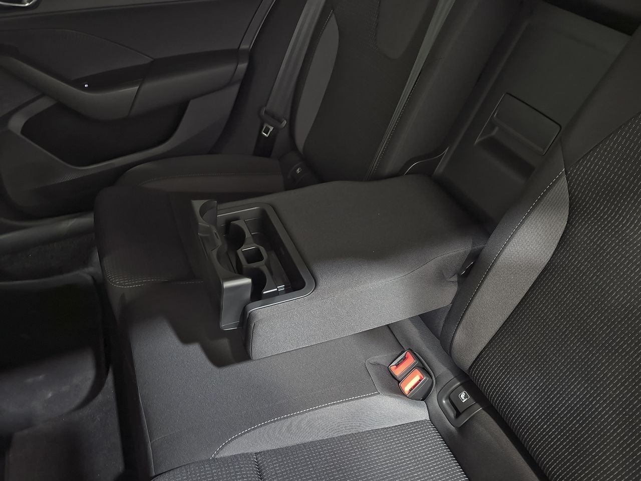 Skoda Octavia Combi 2.0 TDI 110kW DSG Ambition Plus - foto 31