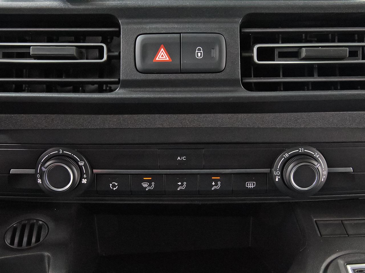 Peugeot Rifter Rifter Allure BlueHDi 100 - foto 28