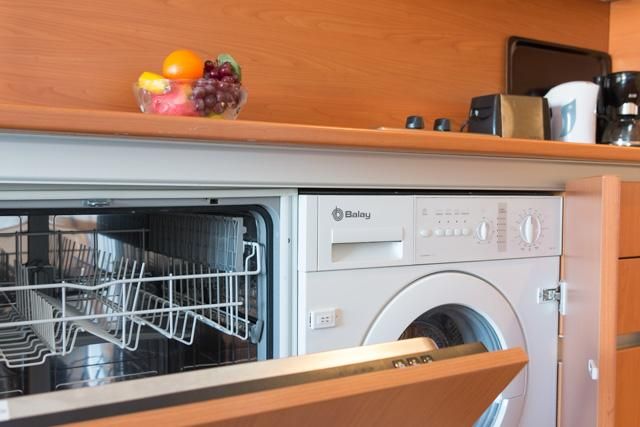 Piso de venta en 2ª línea de playa con vistas al mar, garaje - foto 9