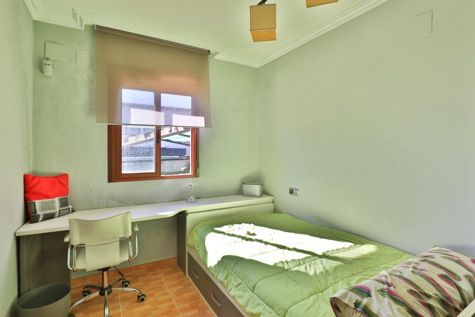 Nave industrial con Chalet en Alcalá la Real - foto 46