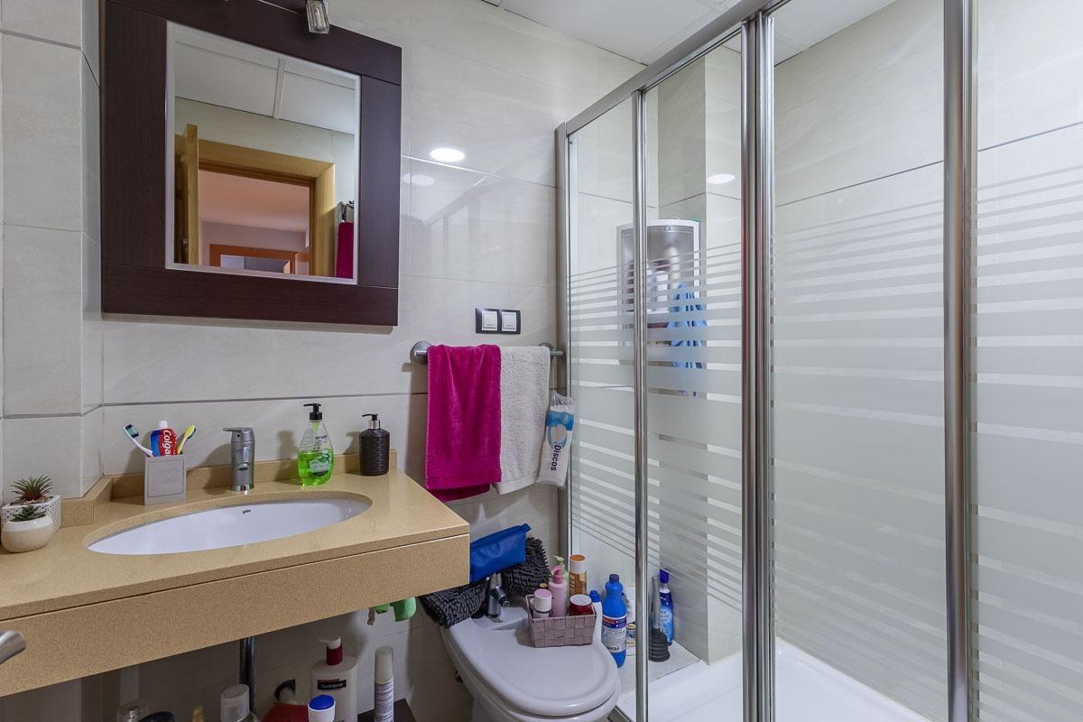 Te presento un piso muy céntrico en Ogíjares de tres habitac - foto 24