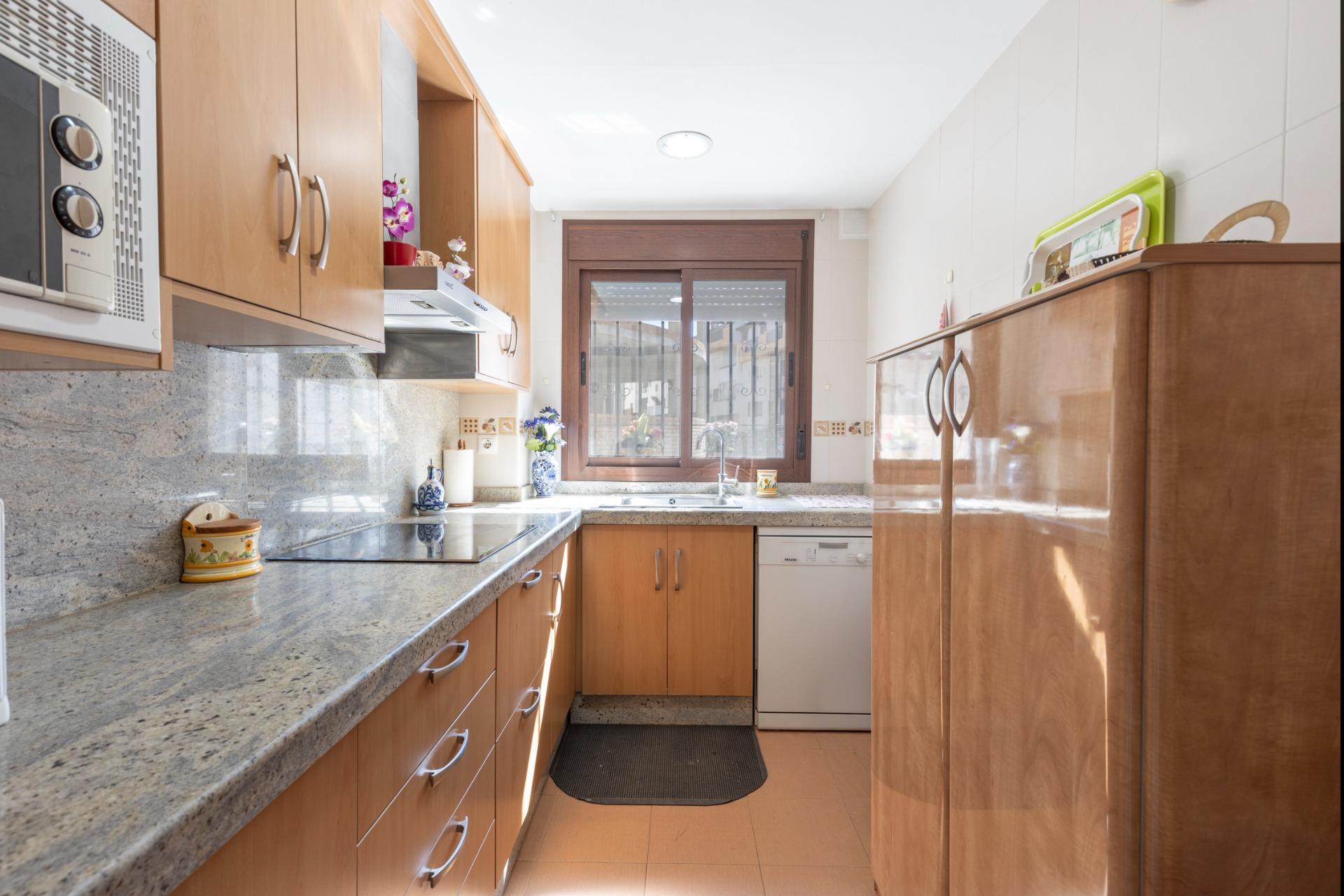 BONITO PISO EN LA ZUBIA - foto 9