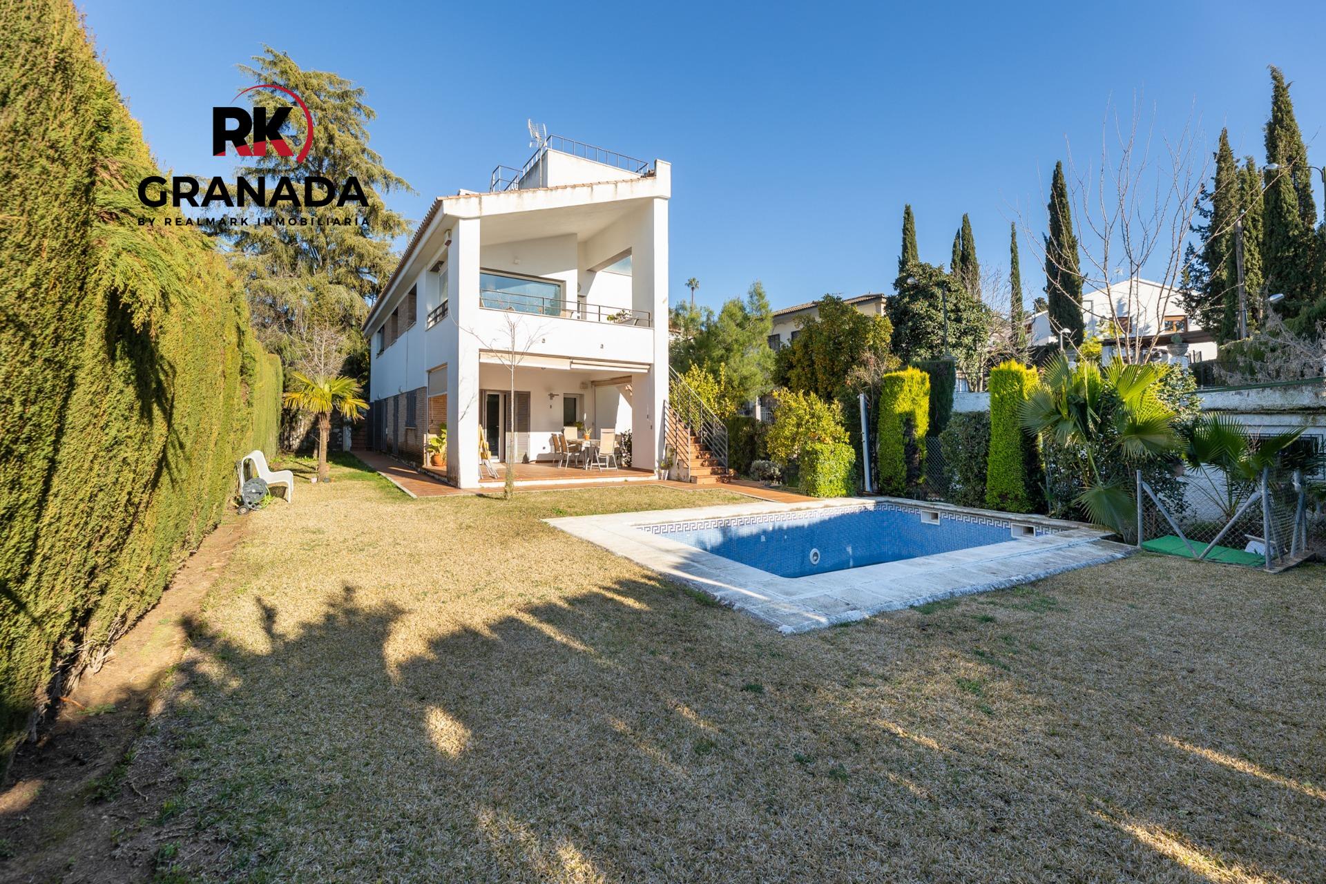 EXCLUSIVA VILLA EN CAJAR