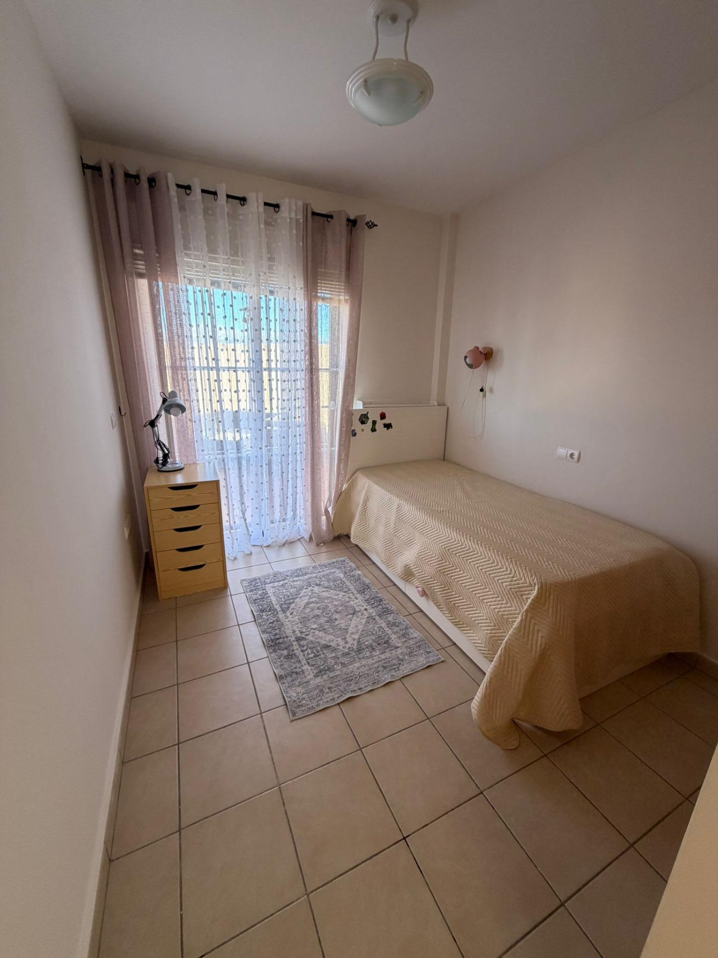 VILLA EN ALBIR CON PARKING PRIVADO Y PISCINA - foto 8