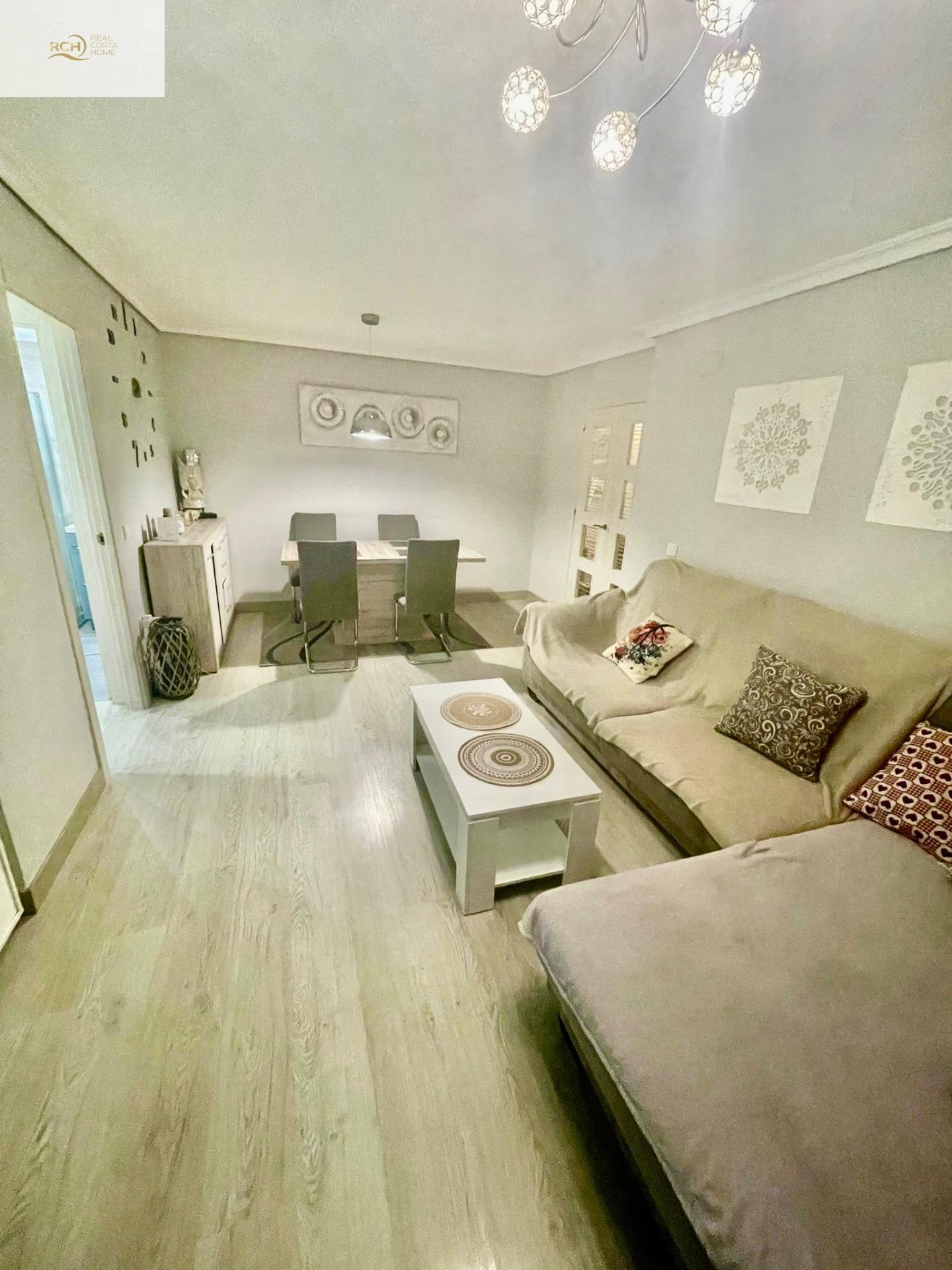 SE VENDE AMPLIO PISO REFORMADO CON 3 habitaciones - foto 2