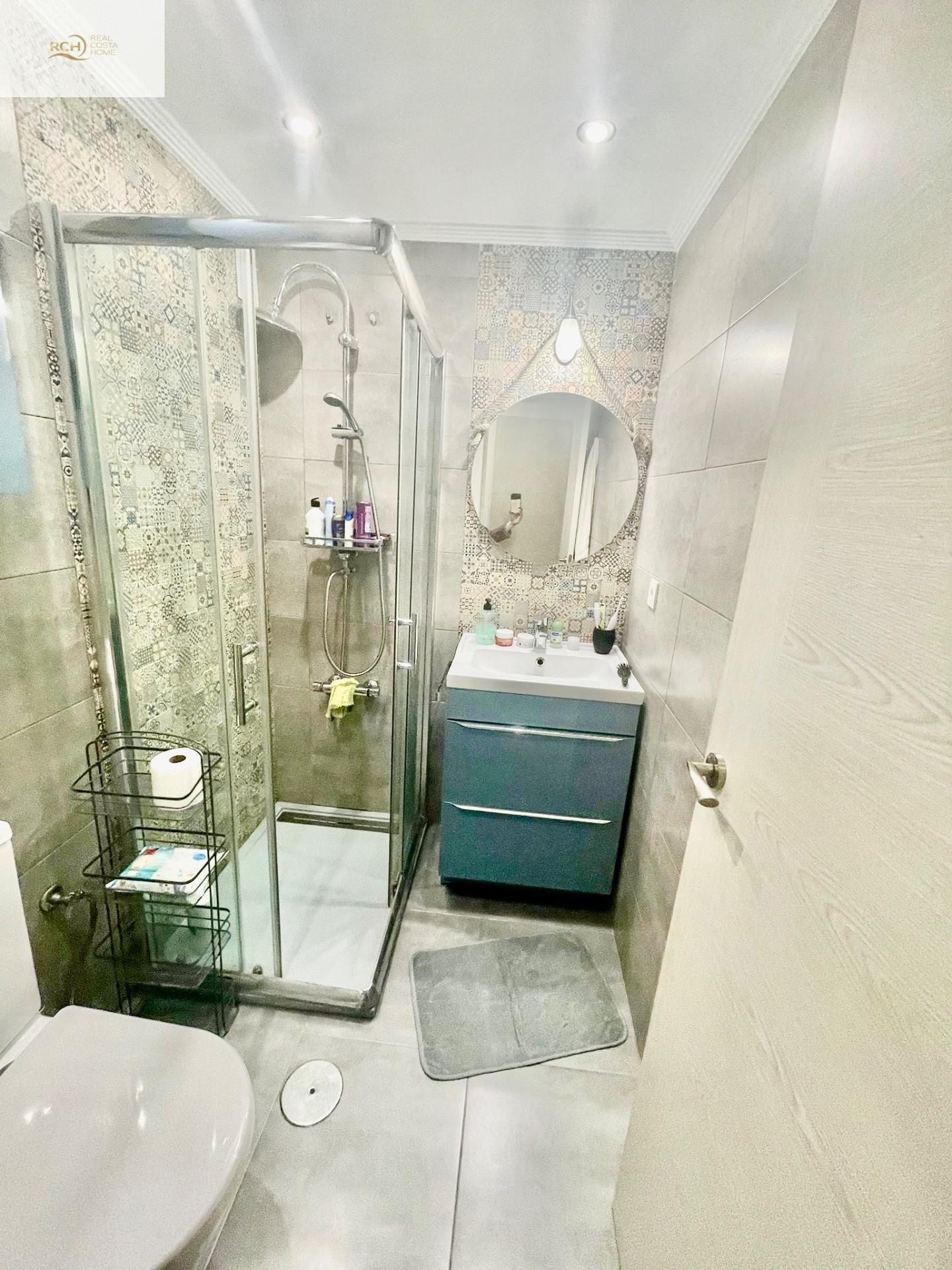 SE VENDE AMPLIO PISO REFORMADO CON 3 habitaciones - foto 9