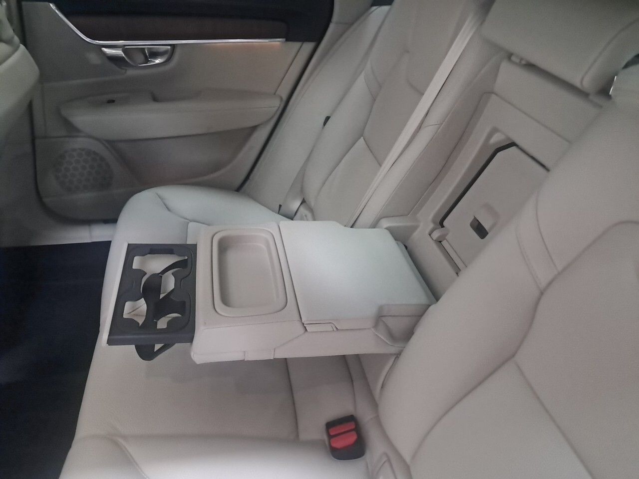 Volvo V90 2.0 D4 AWD Auto - foto 33