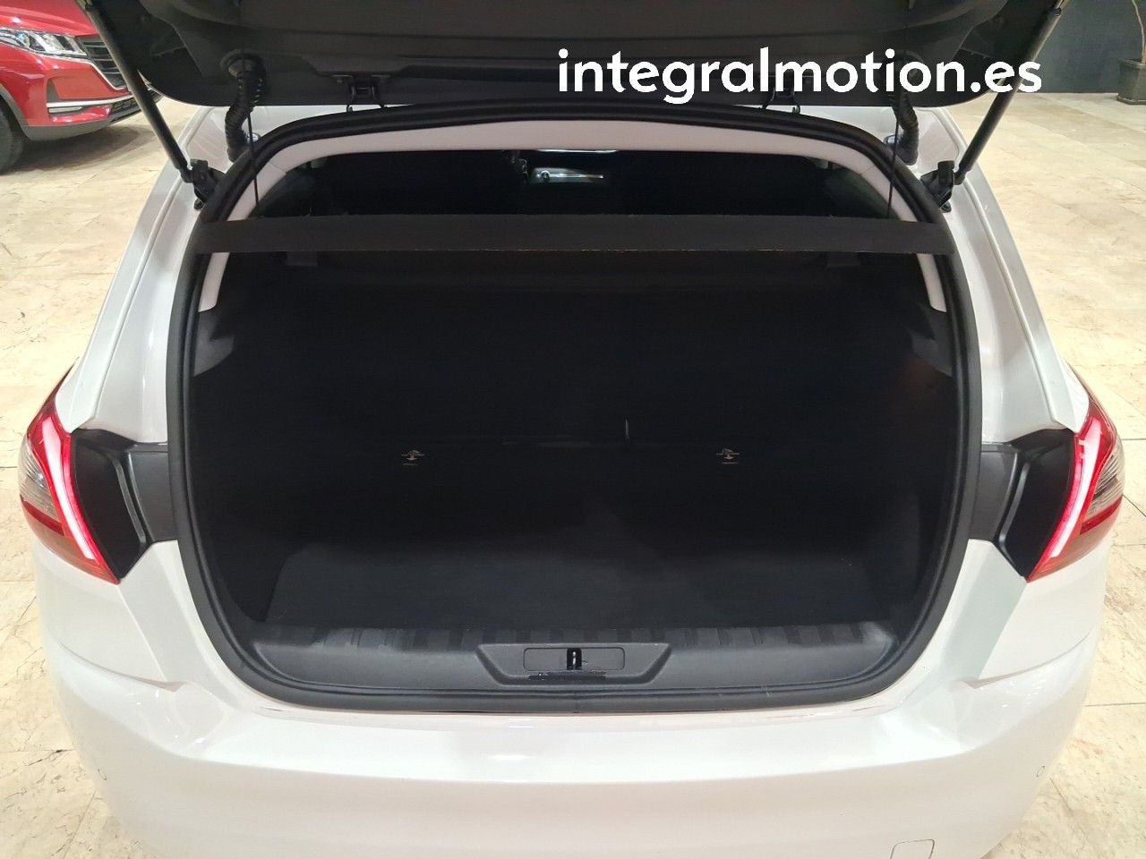 Peugeot 308 5P Style BlueHDi 100 S&S 6 Vel. MAN - foto 29