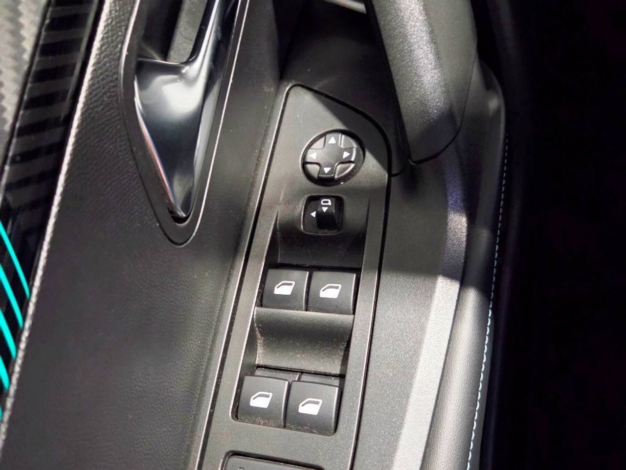 Peugeot 2008 Puretech 100 S&S BVM6 Allure - foto 11