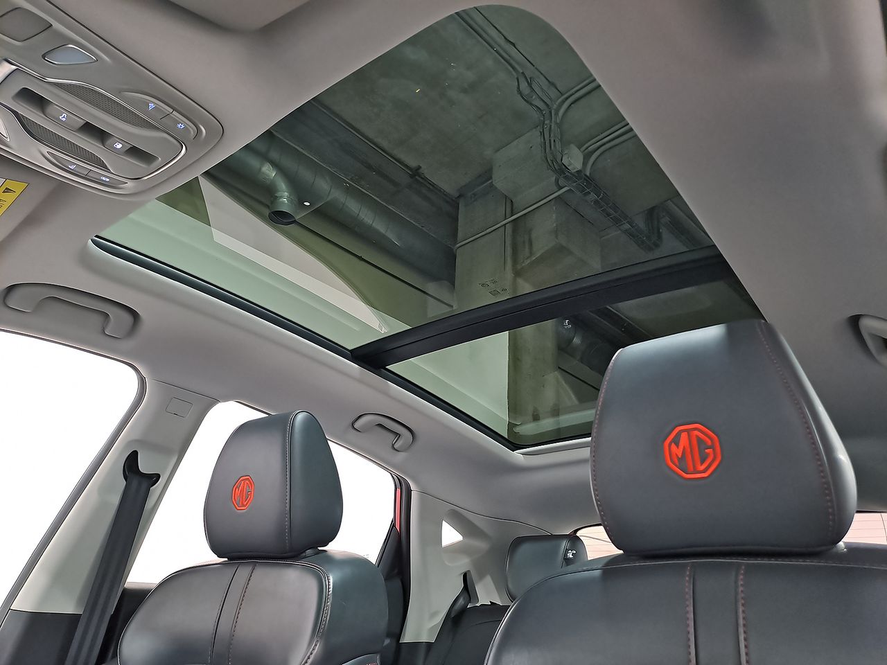 MG ZS 1.0T Luxury - foto 34