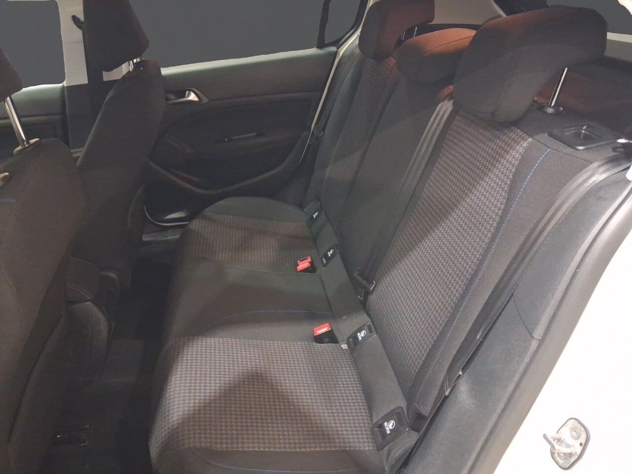 Peugeot 308 5P Style BlueHDi 100 S&S 6 Vel. MAN - foto 9